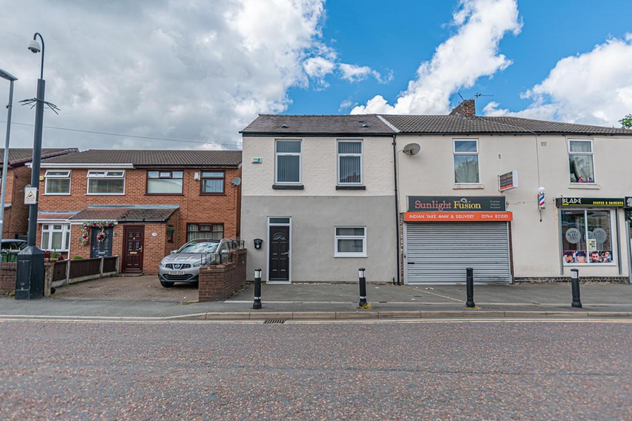 Sutton Contractor Accommodation - Warrington, St Helens Clock Face Exterior foto
